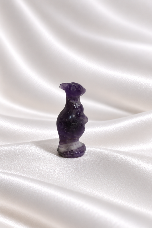 Mini Chevron Amethyst Kangaroo Carving - Little Chipped