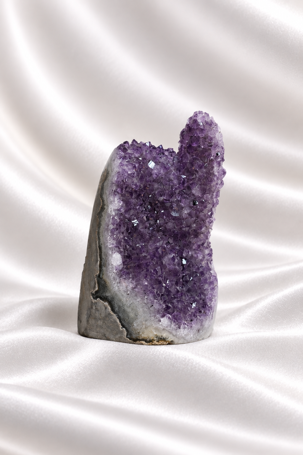 Amethyst Cut Base #72 - High Quality - 171 gm
