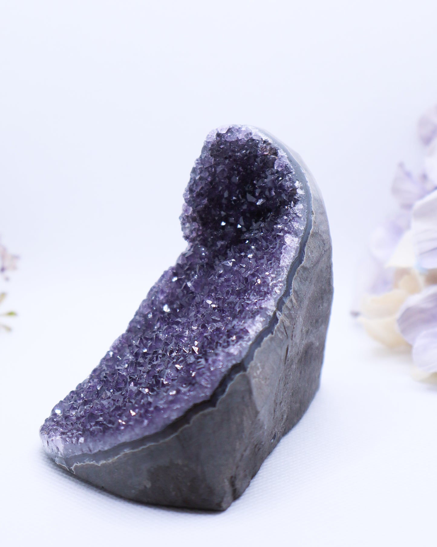Amethyst Cut Base #16 -407 gm