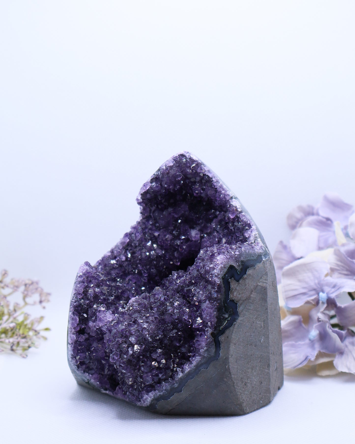Amethyst Cut Base #20 -789 gm