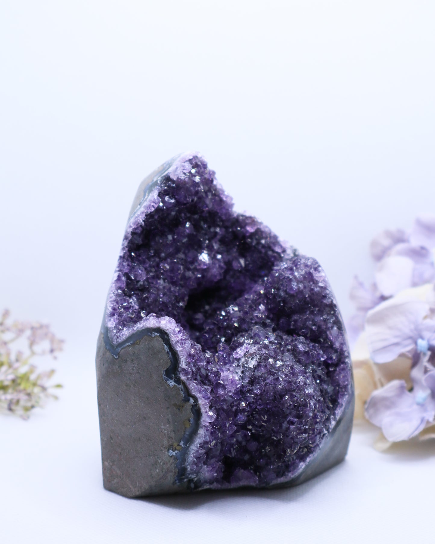 Amethyst Cut Base #20 -789 gm