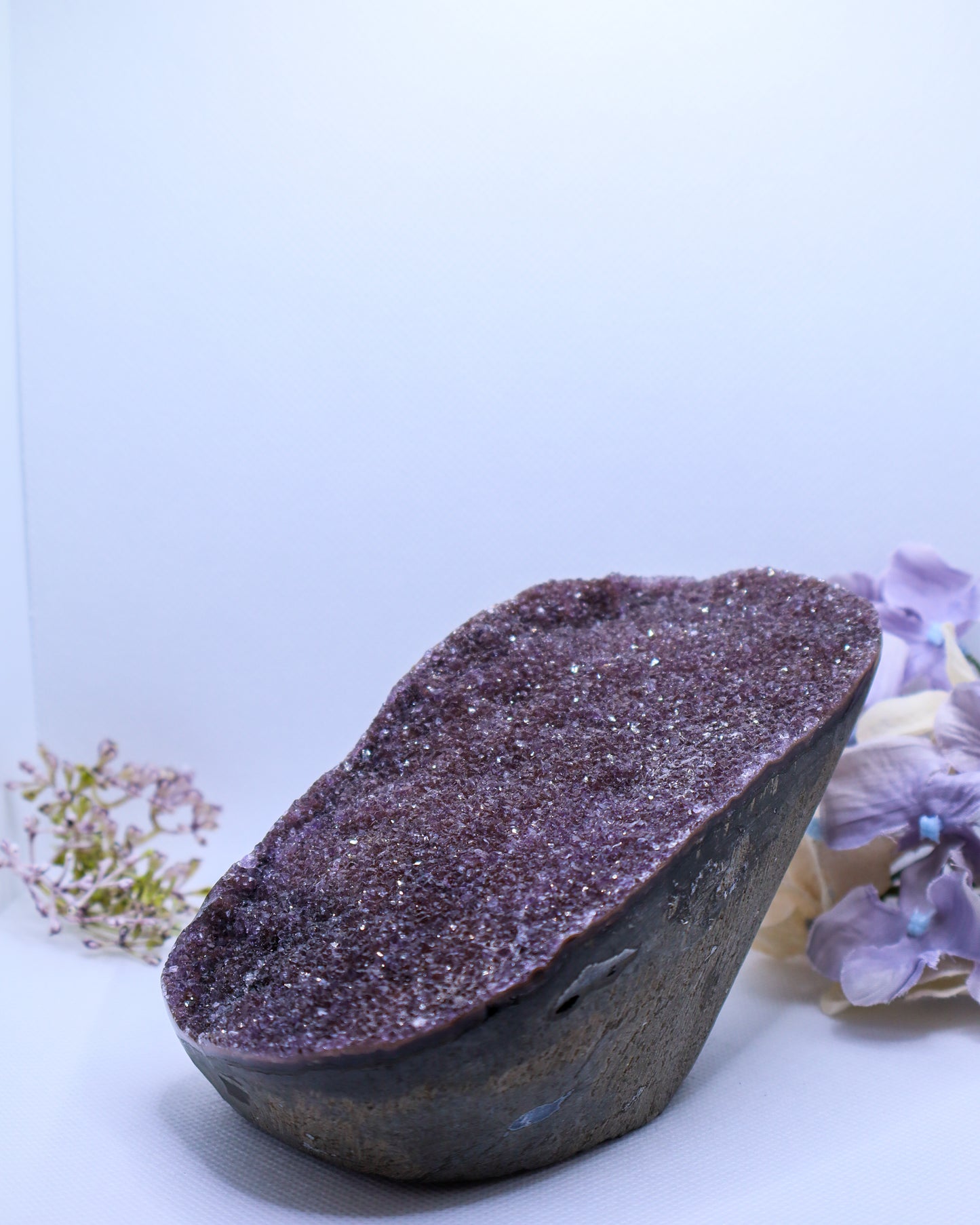 Amethyst Cut Base #21 -910 gm