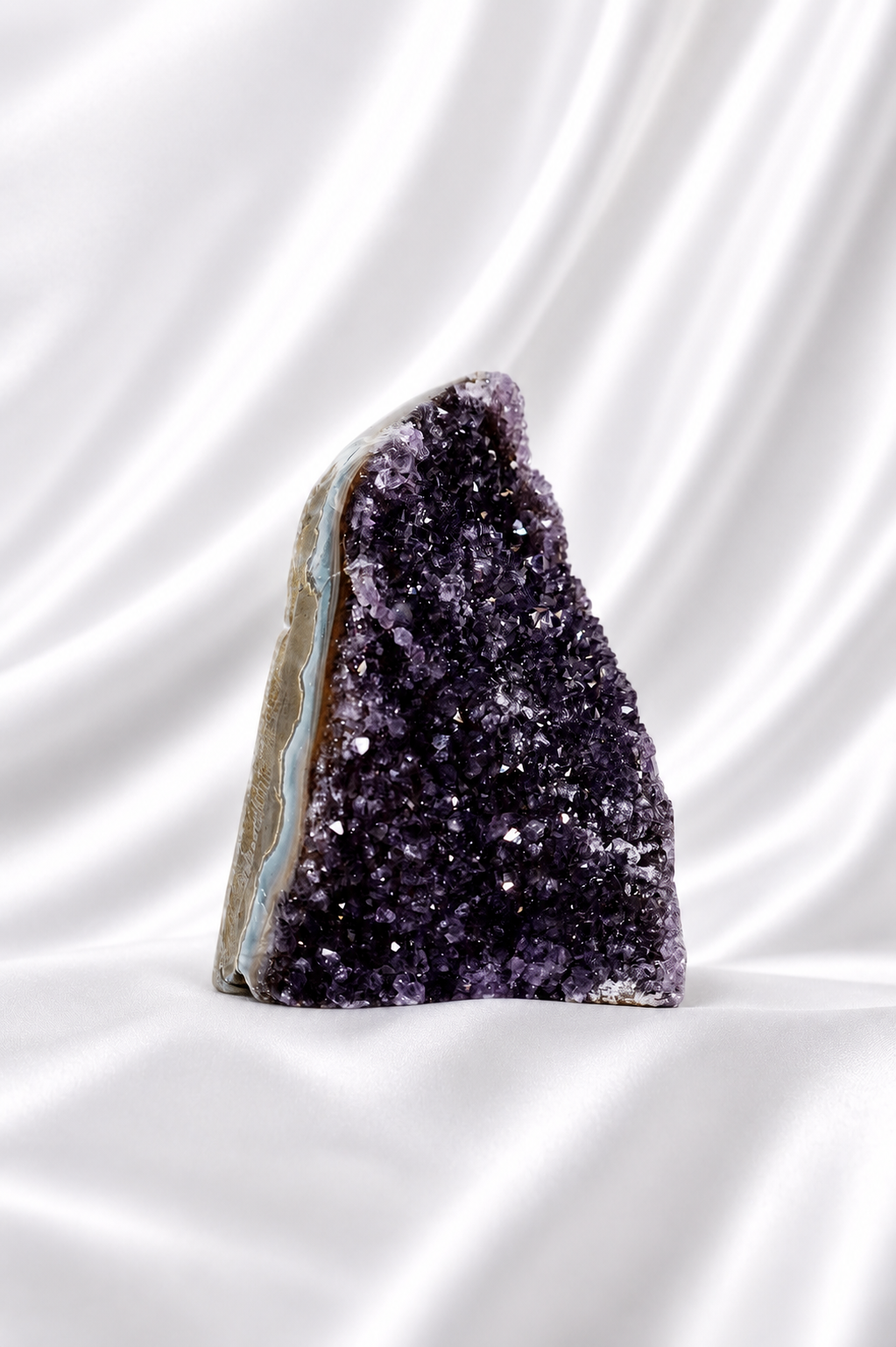Amethyst Cut Base #67 - High Quality - 902 gm