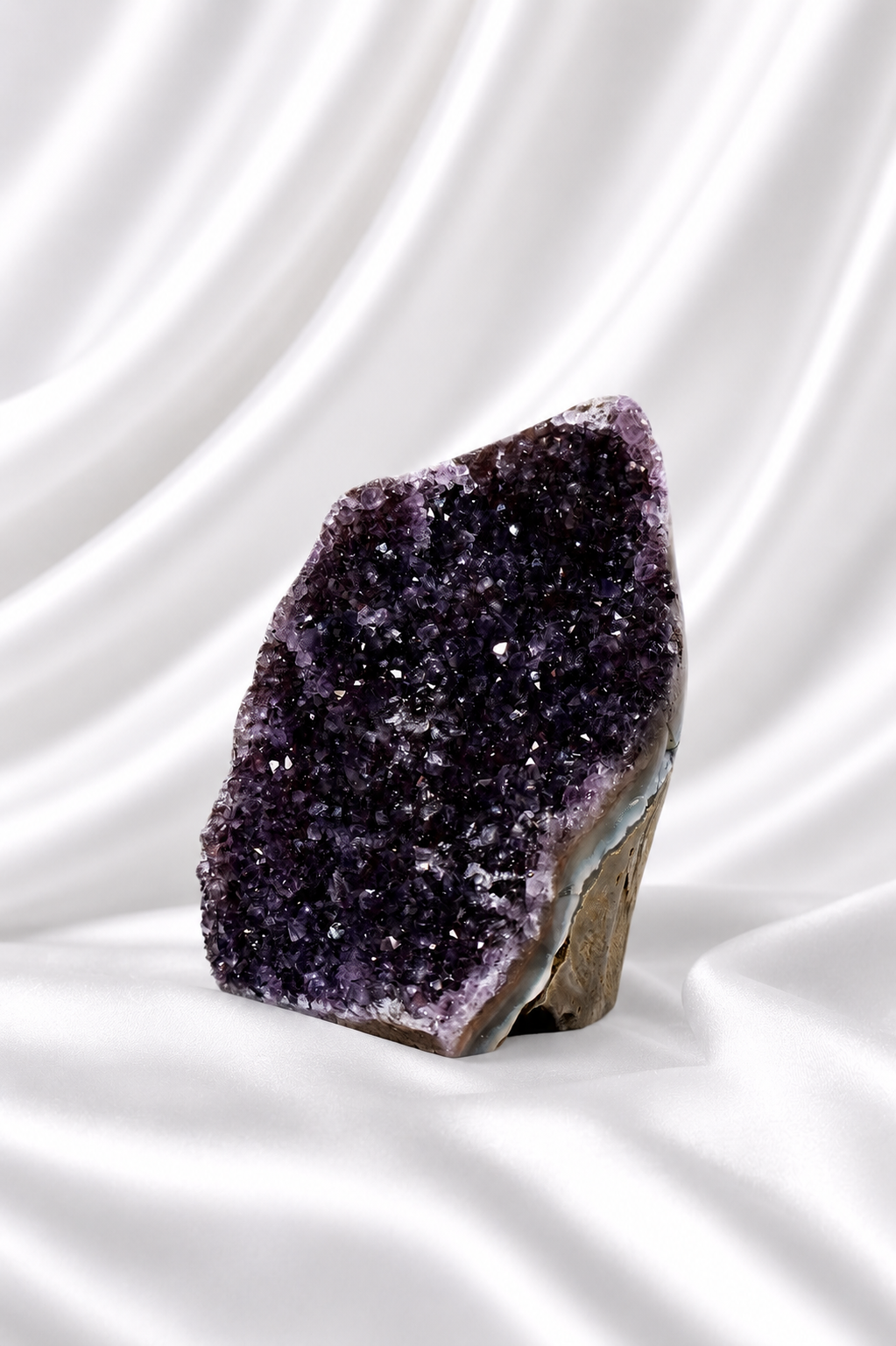 Amethyst Cut Base #67 - High Quality - 902 gm