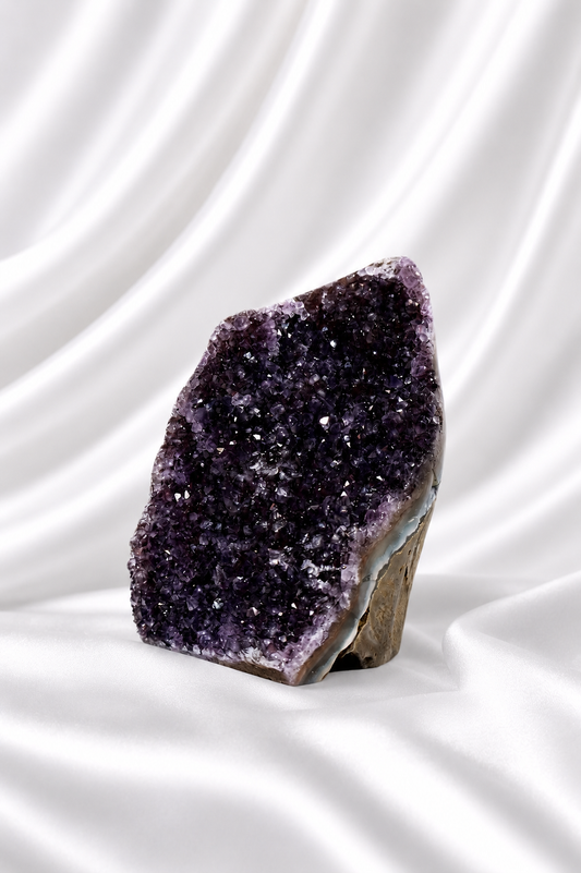 Amethyst Cut Base #67 - High Quality - 902 gm