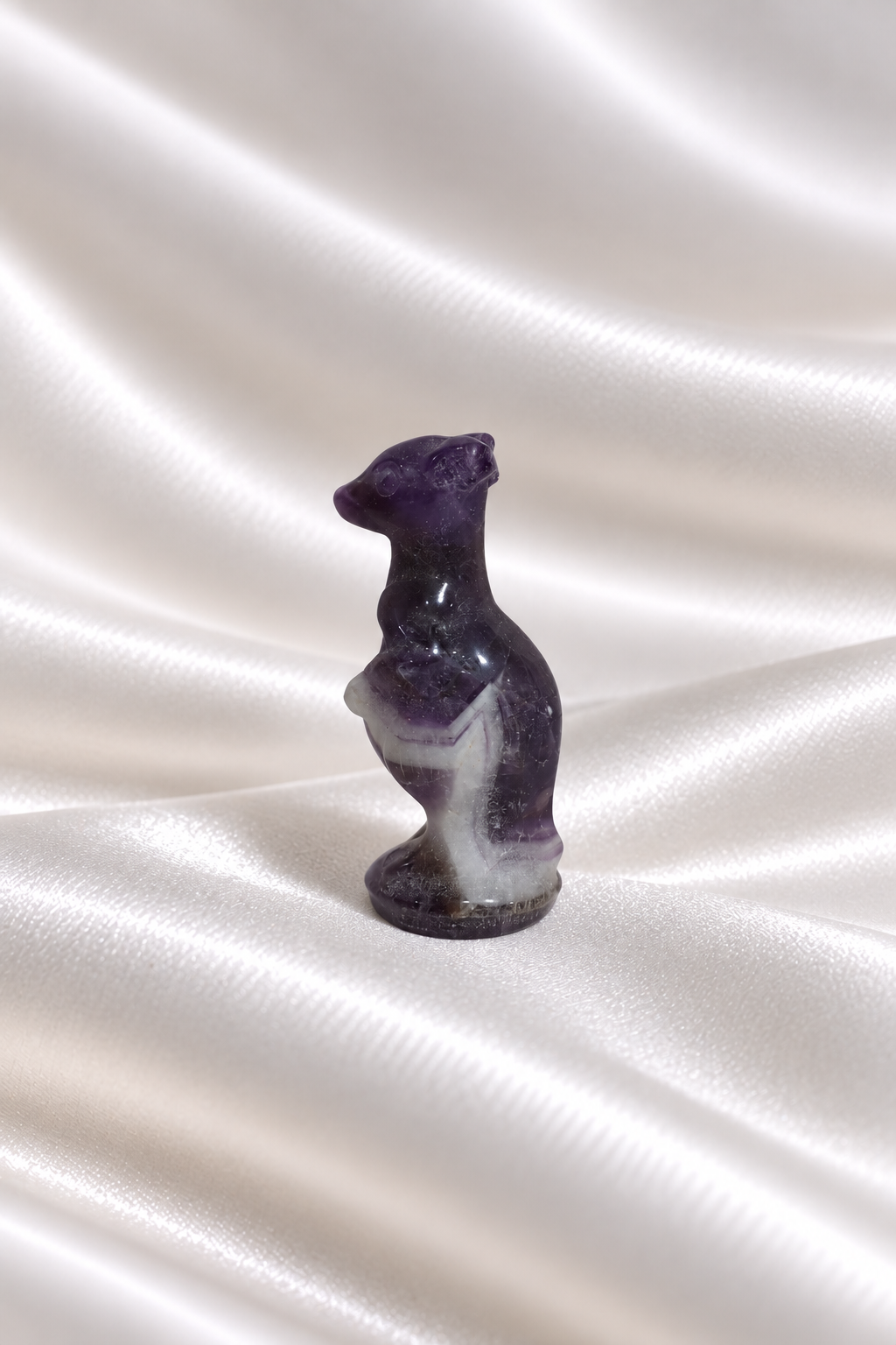 Mini Chevron Amethyst Kangaroo Carving - Little Chipped