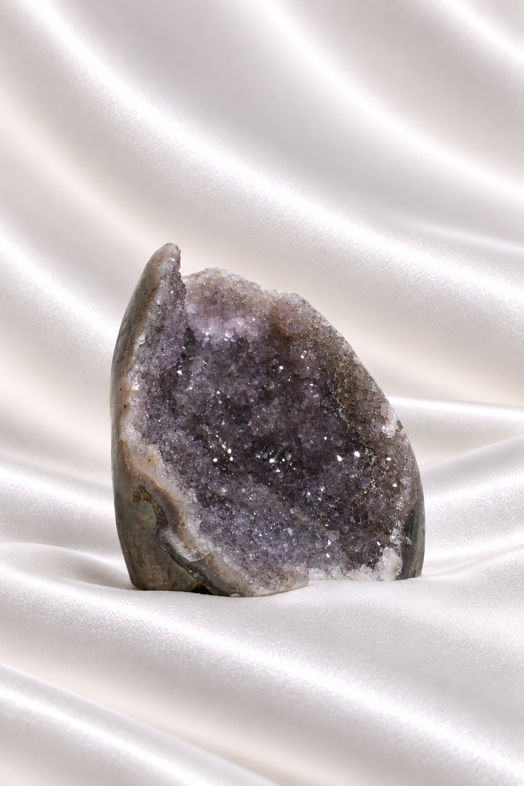 Amethyst Cut Base #71 - High Quality - 162 gm