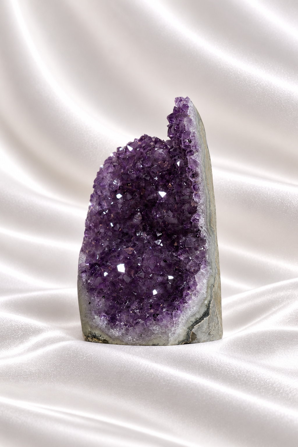 Amethyst Cut Base #72 - High Quality - 171 gm