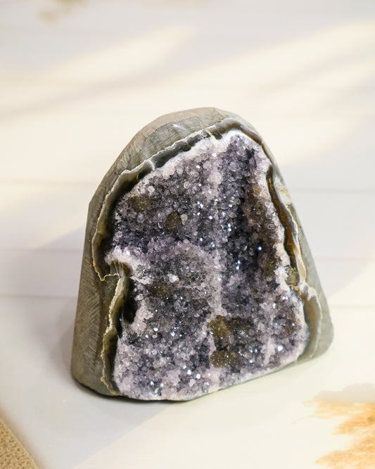 Amethyst Cut Base #38 - 413 gm