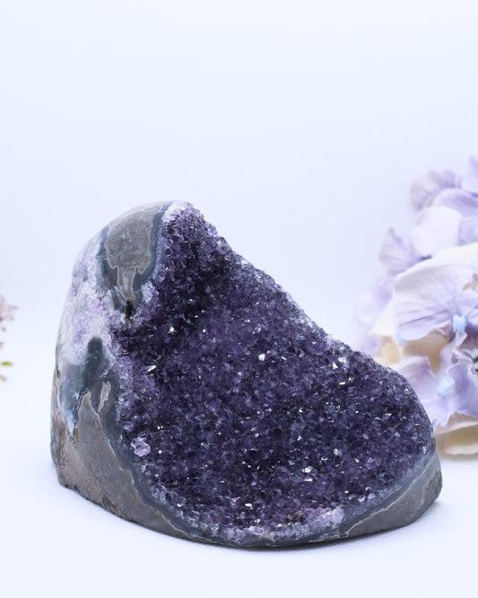 Amethyst Cut Base #16 -407 gm