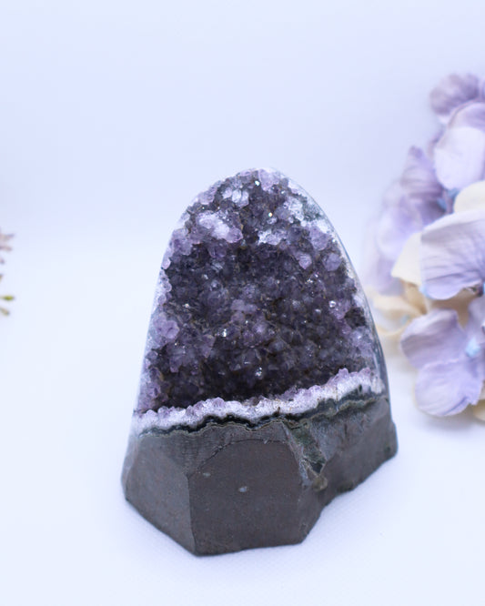 Amethyst Cut Base #15 -384 gm
