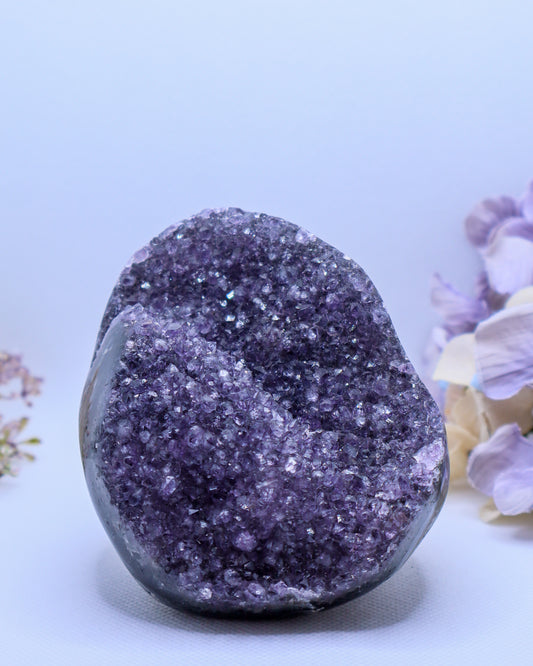 Amethyst Cut Base #18 -635 gm
